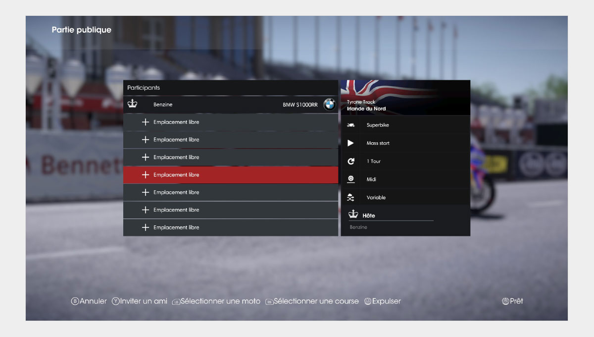 Capture d'écran du menu du lobby en ligne où le joueur de Tourist Trophy 2 attend que d'autres (...)
